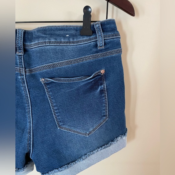 Eighty Two Denim Jean Shorts Medium Wash Size 7 - Picture 4 of 7